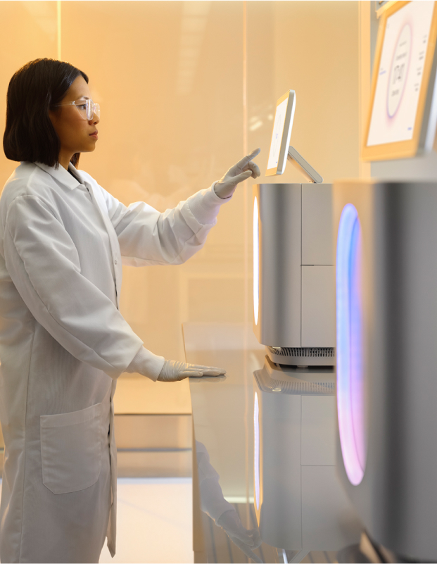 MiSeq i100 in lab setting with scientist